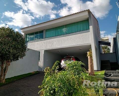 Casa para alugar, 3 quartos em Uberlândia no bairro Tabajaras no valor de R$ 5.000,00 - Rotina Imobiliária: 0535228.jpg