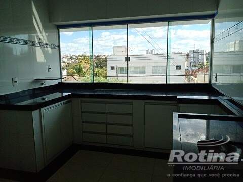 Casa para alugar, 3 quartos em Uberlândia no bairro Tabajaras no valor de R$ 5.000,00 - Rotina Imobiliária: 0535228e.jpg