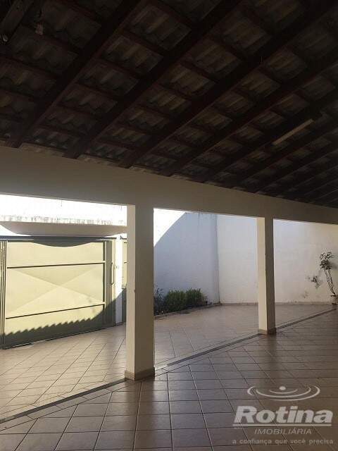 Casa à venda, 4 quartos em Uberlândia no bairro Cidade Jardim no valor de R$ 990.000,00 - Rotina Imobiliária: 0107077a.jpg
