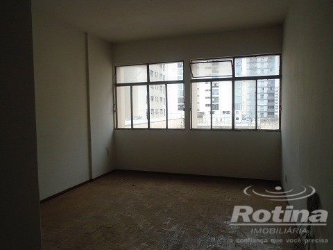 Apartamento à venda, 3 quartos em Uberlândia no bairro Centro no valor de R$ 295.000,00 - Rotina Imobiliária: 0106533a.jpg