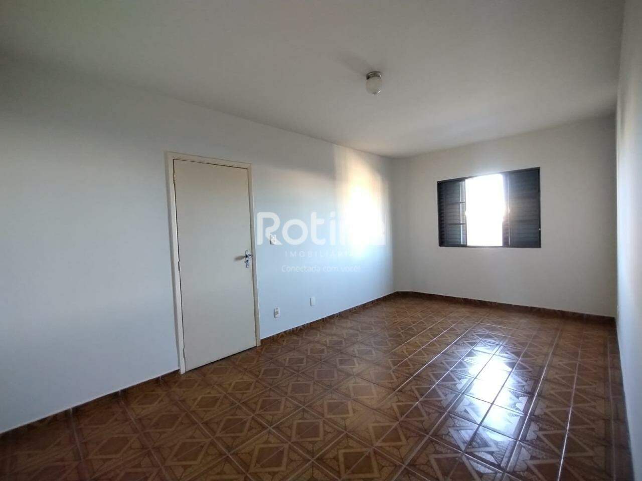 Apartamento para alugar, 3 quartos em Uberlândia no bairro Brasil no valor de R$ 1.500,00 - Rotina Imobiliária: 