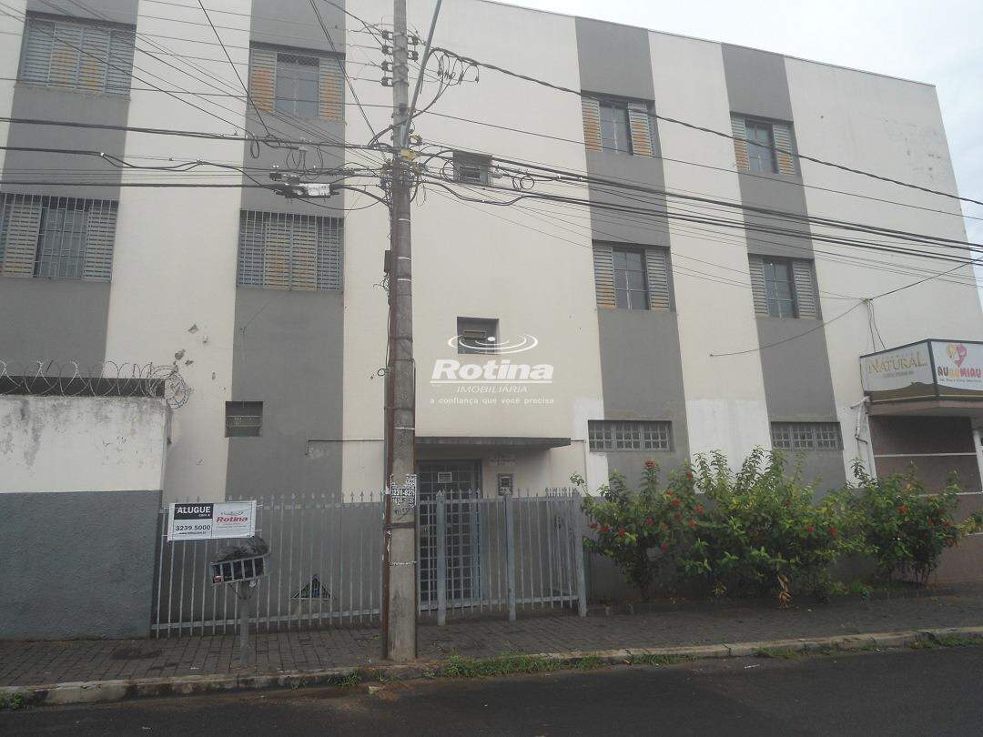 Apartamento para alugar, 3 quartos em Uberlândia no bairro Brasil no valor de R$ 1.500,00 - Rotina Imobiliária: 