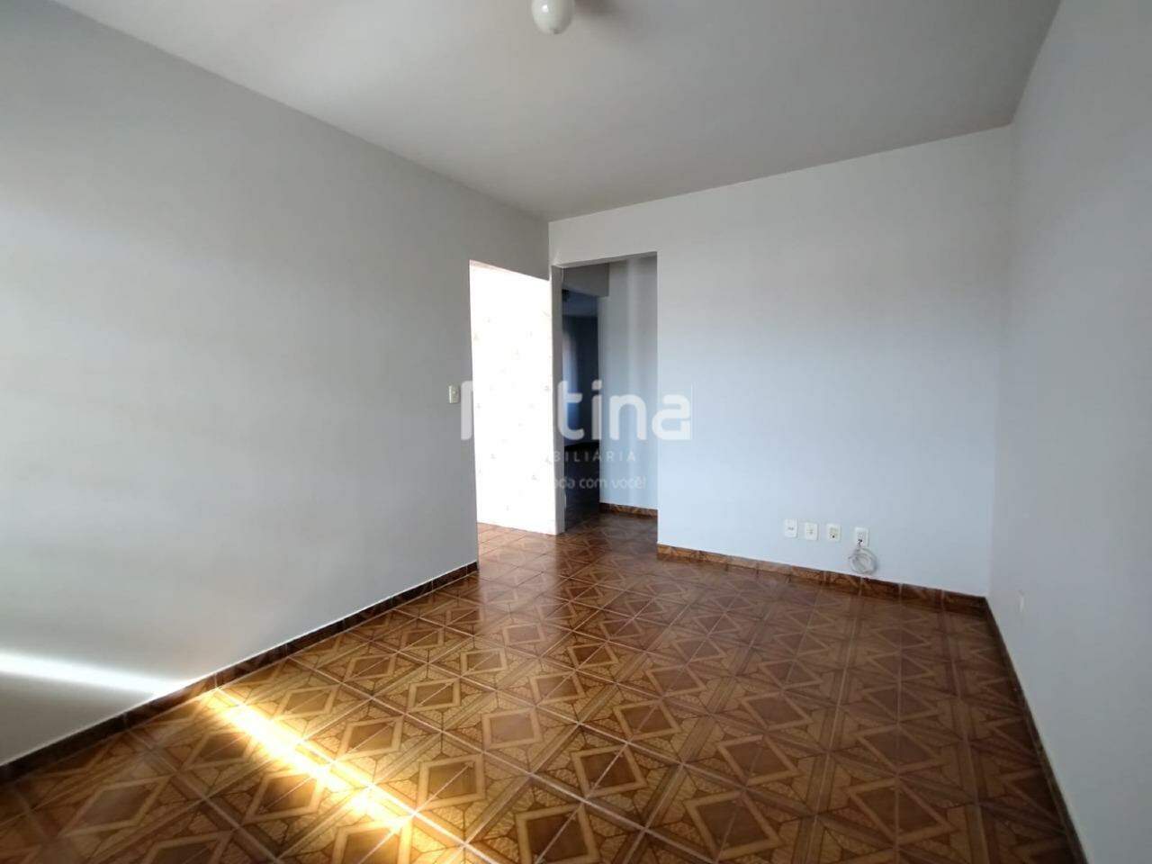 Apartamento para alugar, 3 quartos em Uberlândia no bairro Brasil no valor de R$ 1.500,00 - Rotina Imobiliária: 