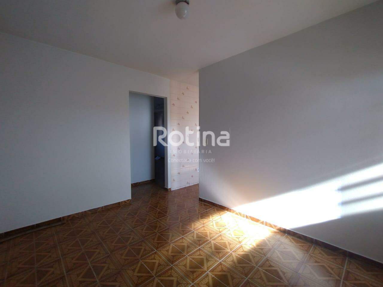 Apartamento para alugar, 3 quartos em Uberlândia no bairro Brasil no valor de R$ 1.600,00 - Rotina Imobiliária: 