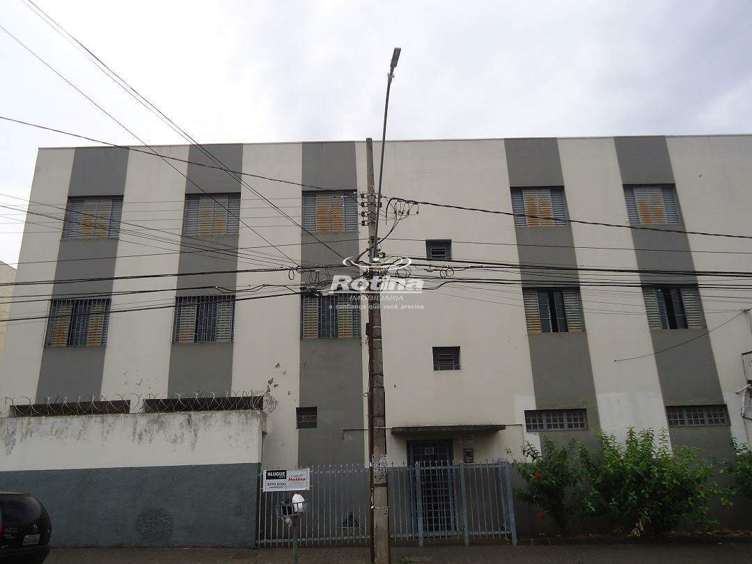 Apartamento para alugar, 3 quartos em Uberlândia no bairro Brasil no valor de R$ 1.600,00 - Rotina Imobiliária: 
