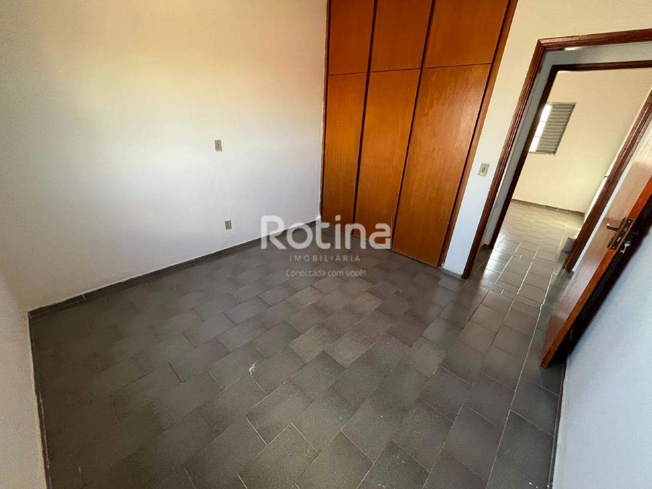 Apartamento para alugar, 3 quartos em Uberlândia no bairro Santa Mônica no valor de R$ 1.700,00 - Rotina Imobiliária: 