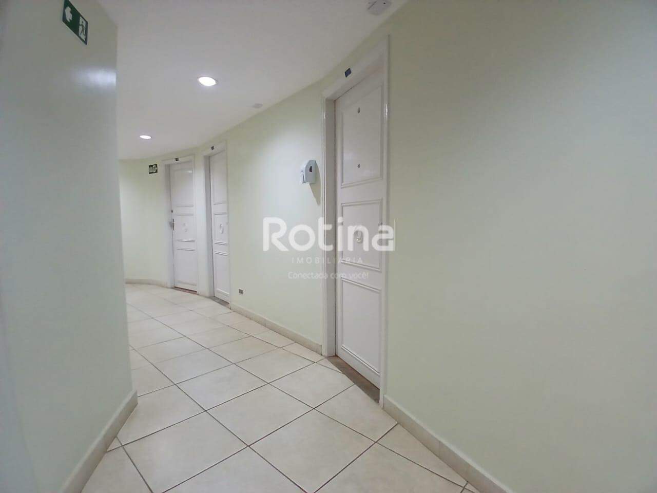 Sala para alugar, em Uberlândia no bairro Centro no valor de R$ 850,00 - Rotina Imobiliária: 