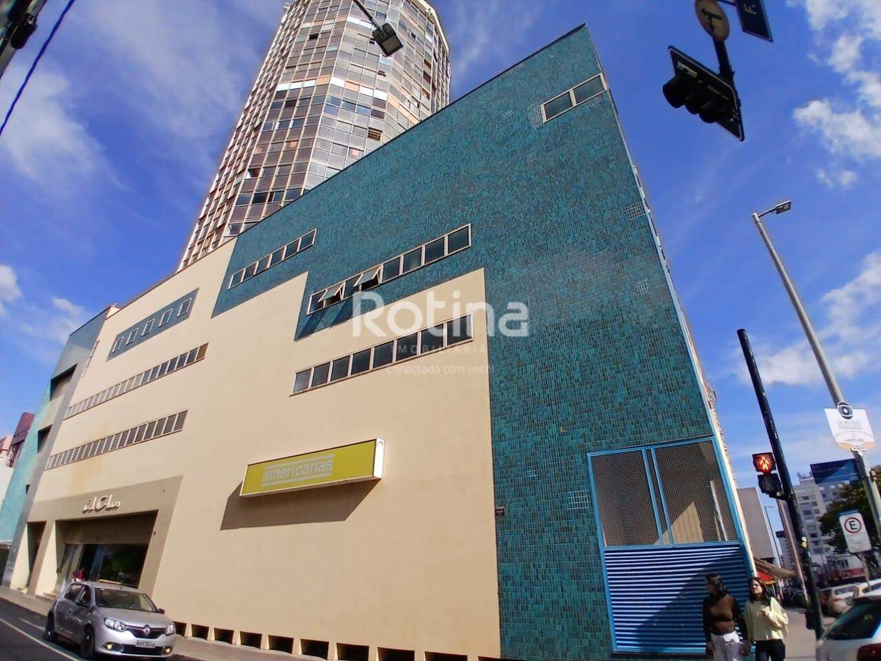 Sala para alugar, em Uberlândia no bairro Centro no valor de R$ 850,00 - Rotina Imobiliária: 