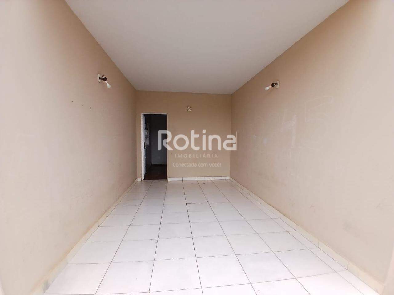 Casa para alugar, 3 quartos em Uberlândia no bairro Marta Helena no valor de R$ 1.800,00 - Rotina Imobiliária: 