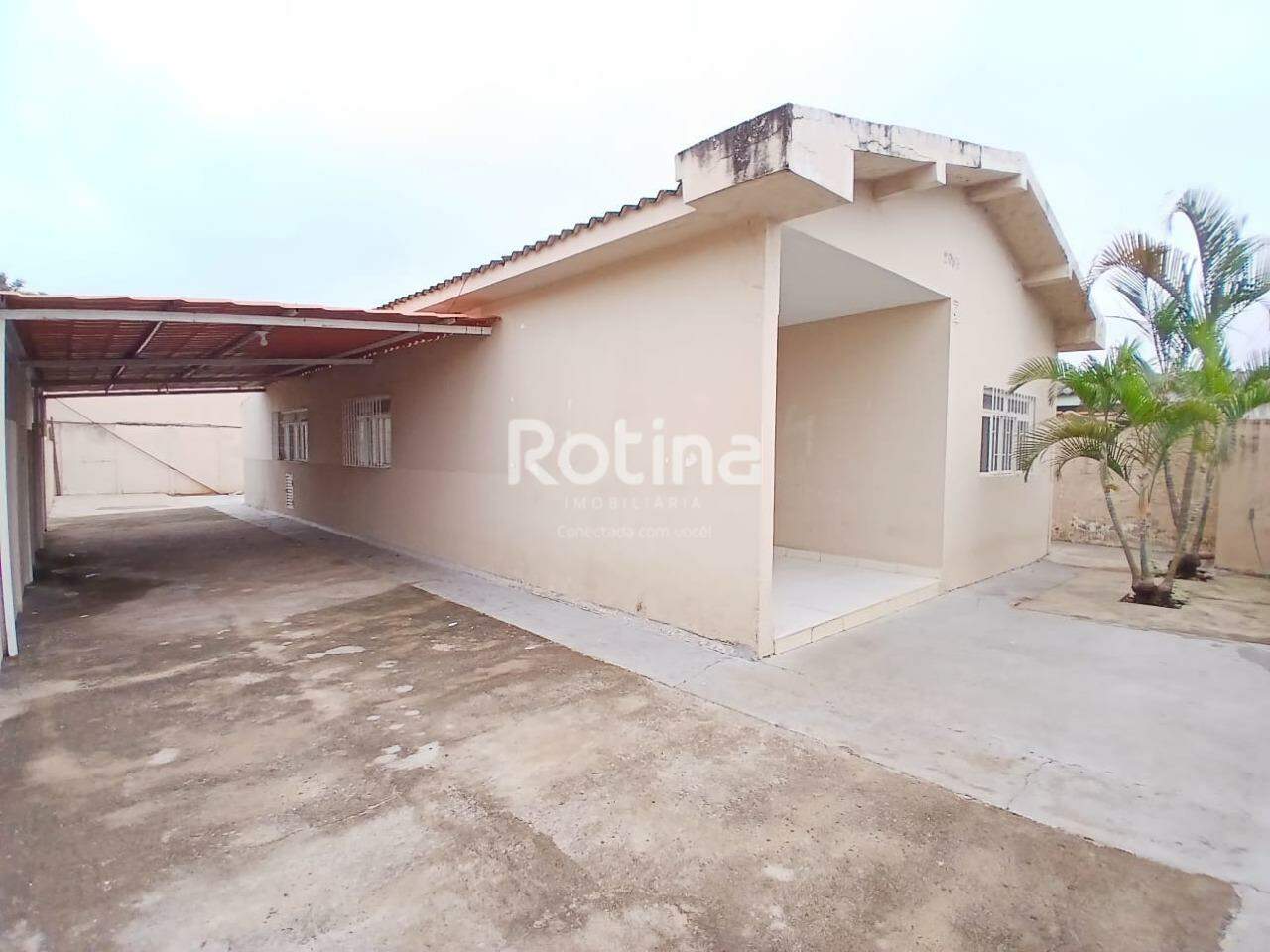Casa para alugar, 3 quartos em Uberlândia no bairro Marta Helena no valor de R$ 1.800,00 - Rotina Imobiliária: 