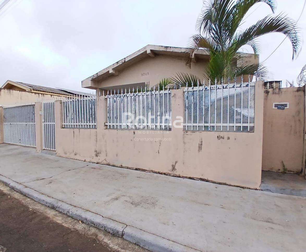 Casa para alugar, 3 quartos em Uberlândia no bairro Marta Helena no valor de R$ 1.800,00 - Rotina Imobiliária: 