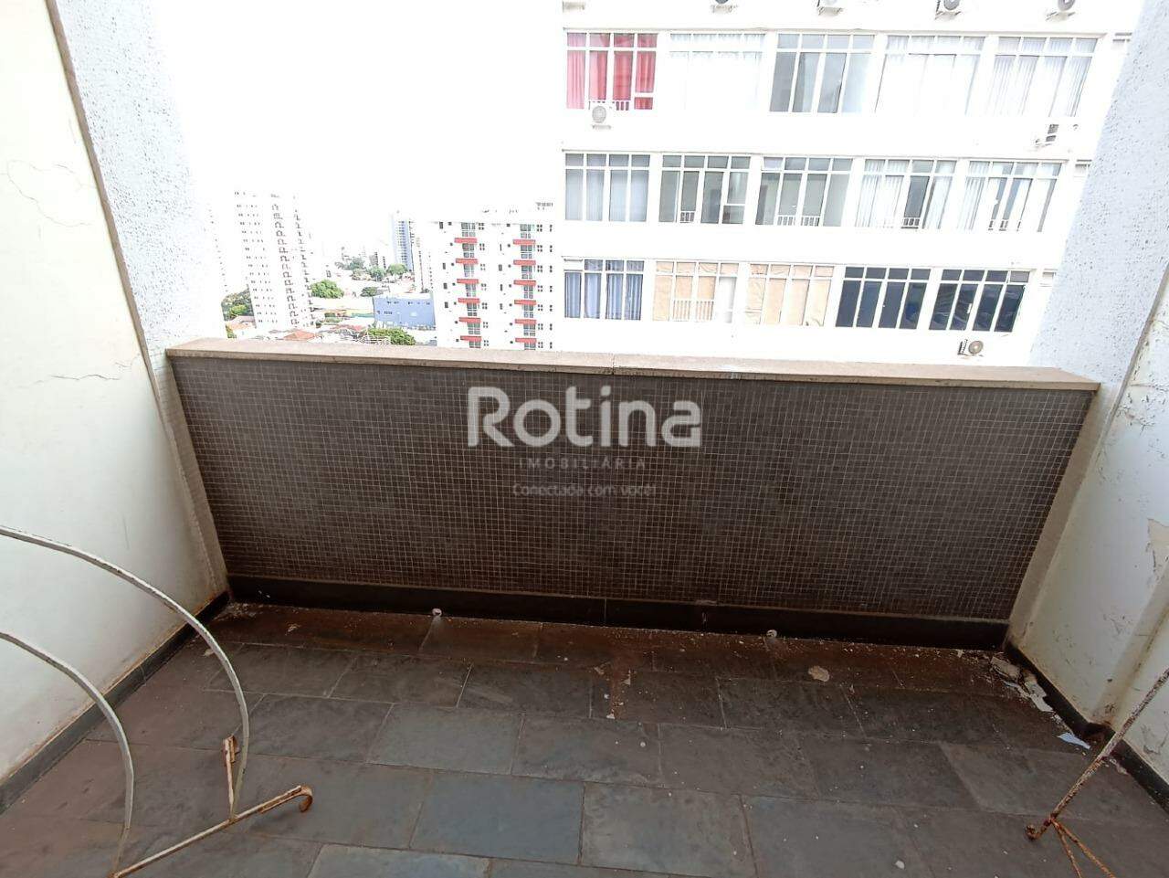 Apartamento à venda, 3 quartos em Uberlândia no bairro Centro no valor de R$ 260.000,00 - Rotina Imobiliária: 