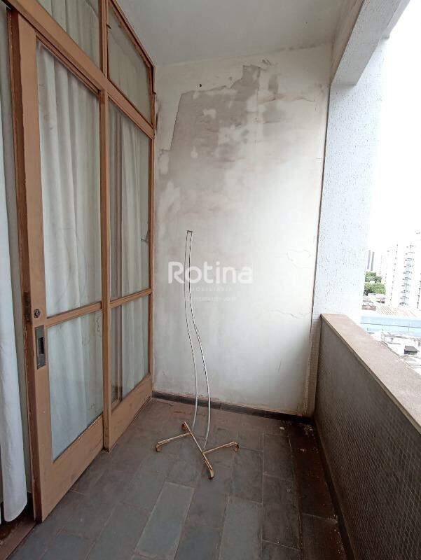 Apartamento à venda, 3 quartos em Uberlândia no bairro Centro no valor de R$ 260.000,00 - Rotina Imobiliária: 