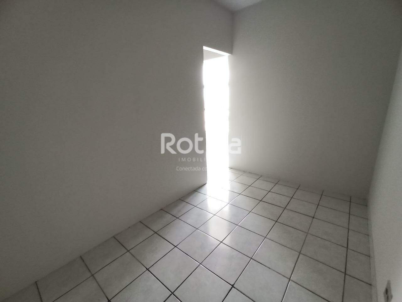 Sala para alugar, em Uberlândia no bairro Centro no valor de R$ 1.450,00 - Rotina Imobiliária: 