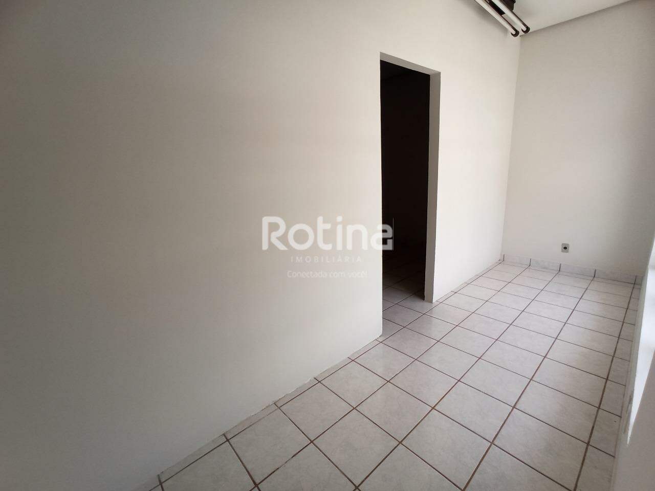 Sala para alugar, em Uberlândia no bairro Centro no valor de R$ 1.450,00 - Rotina Imobiliária: 