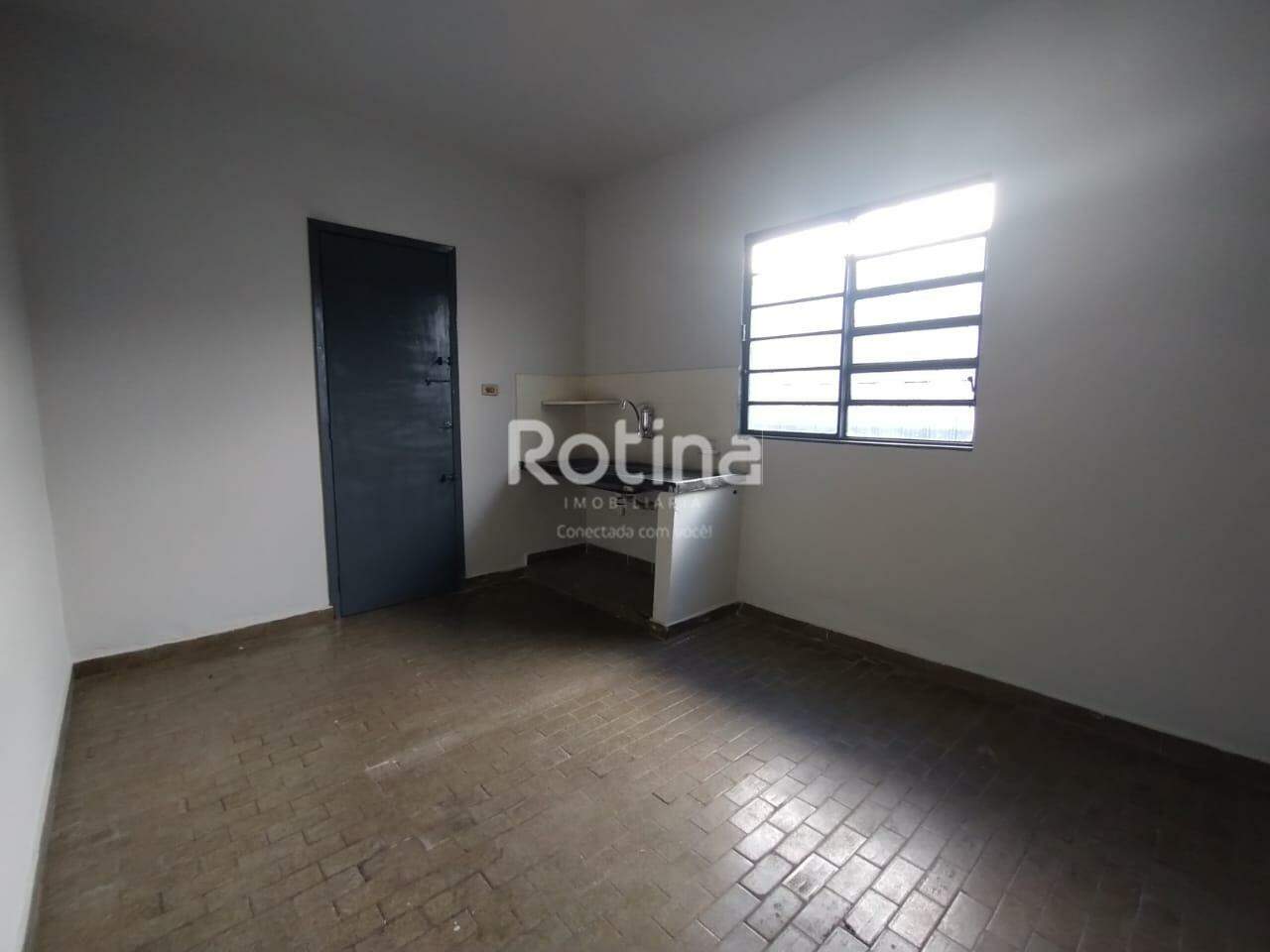 Casa para alugar, 3 quartos em Uberlândia no bairro Brasil no valor de R$ 1.300,00 - Rotina Imobiliária: 