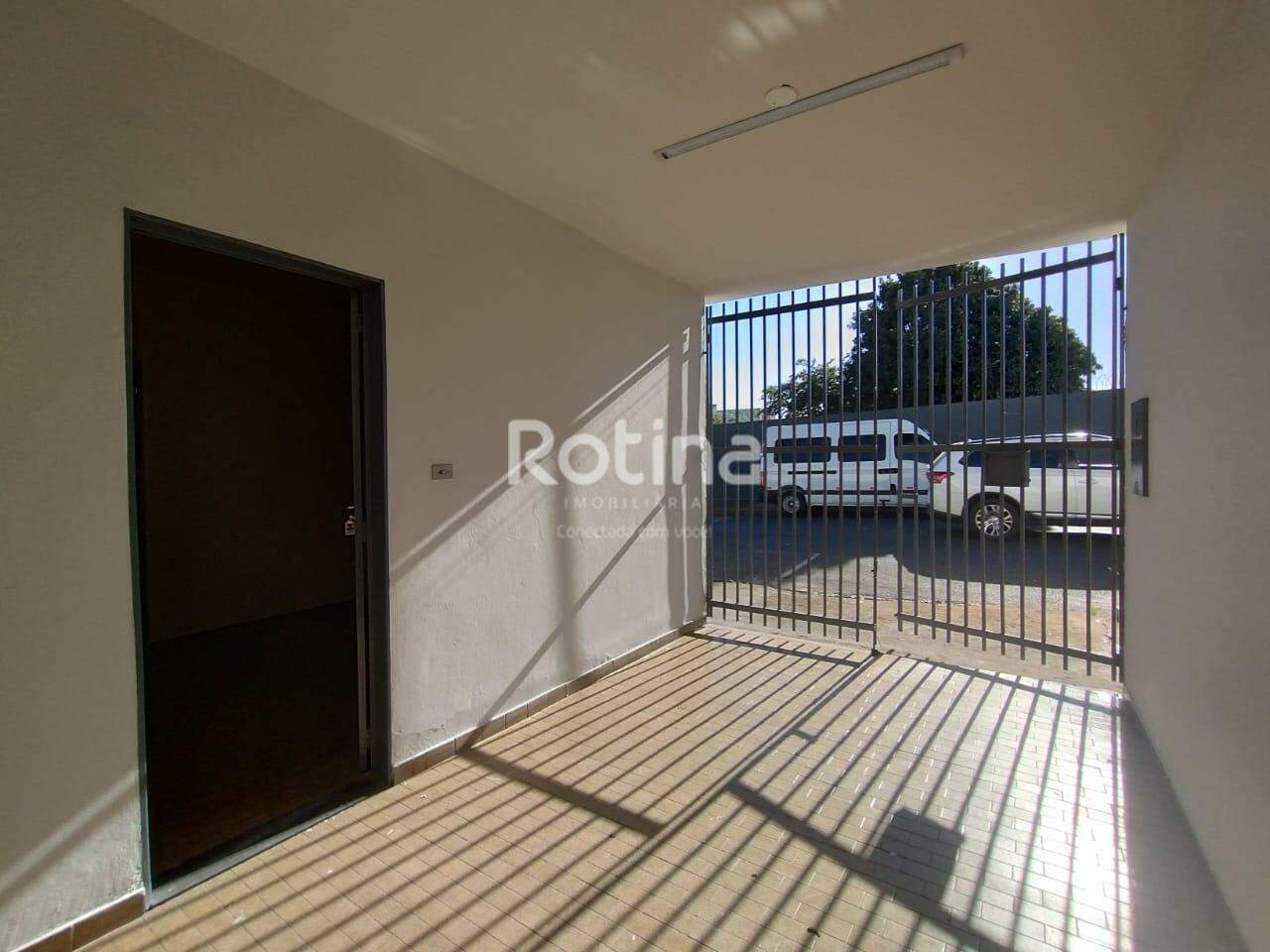 Casa para alugar, 3 quartos em Uberlândia no bairro Brasil no valor de R$ 1.300,00 - Rotina Imobiliária: 