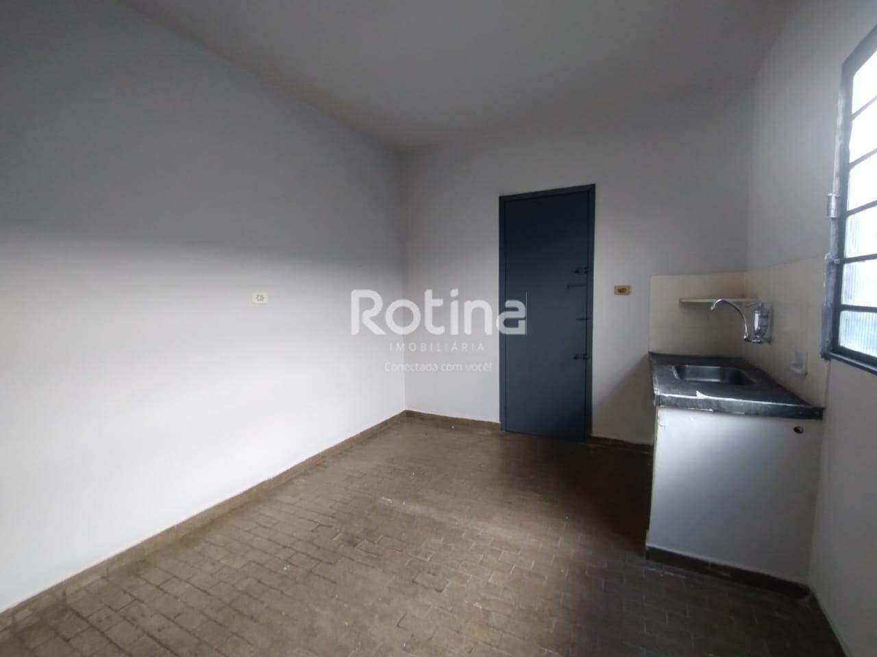 Casa para alugar, 3 quartos em Uberlândia no bairro Brasil no valor de R$ 1.300,00 - Rotina Imobiliária: 