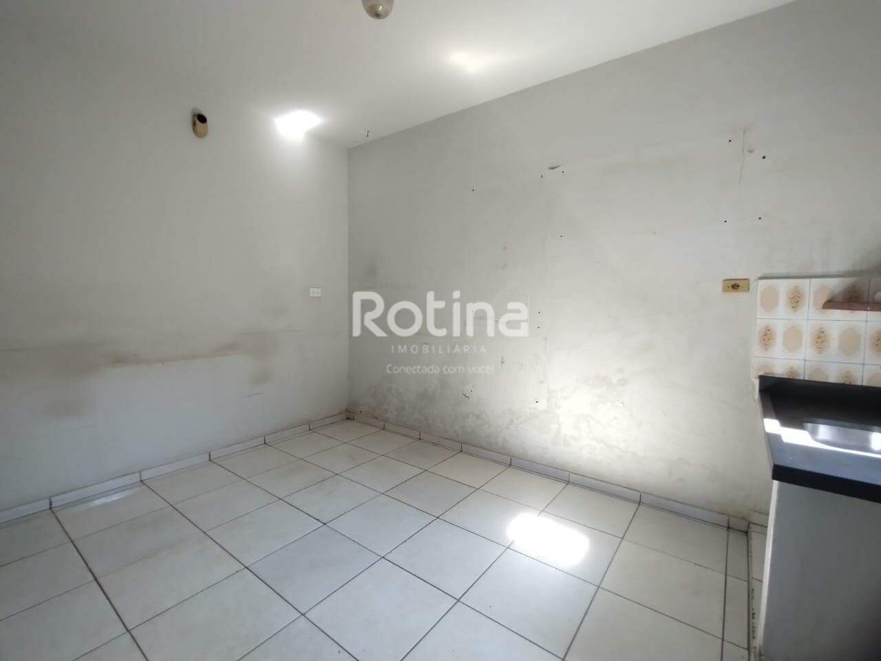Casa para alugar, 3 quartos em Uberlândia no bairro Brasil no valor de R$ 1.450,00 - Rotina Imobiliária: 