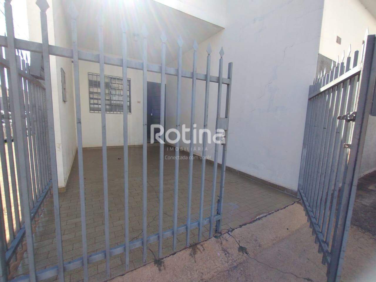Casa para alugar, 3 quartos em Uberlândia no bairro Brasil no valor de R$ 1.450,00 - Rotina Imobiliária: 