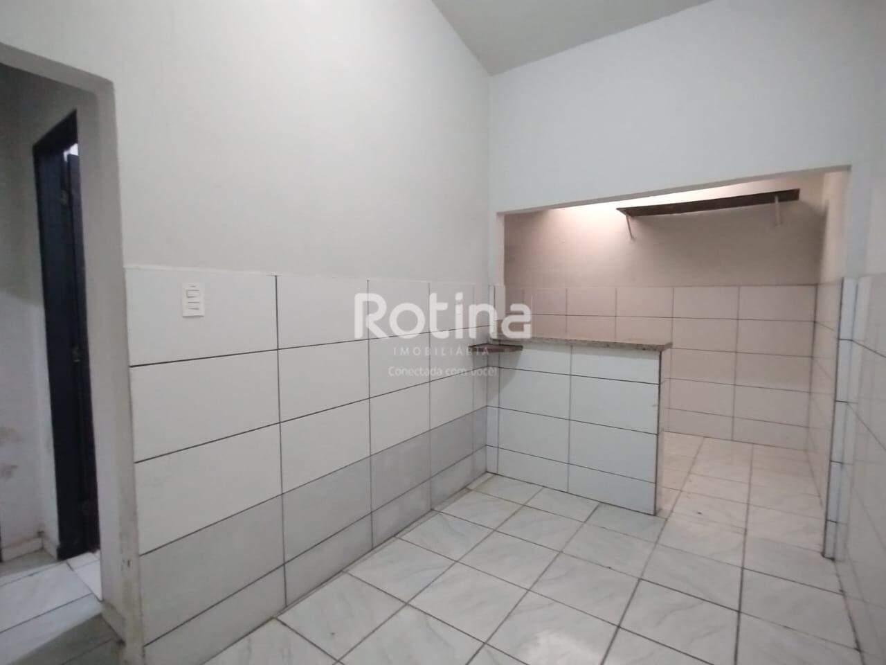 Casa para alugar, 2 quartos em Uberlândia no bairro Nossa Senhora Aparecida no valor de R$ 1.200,00 - Rotina Imobiliária: 