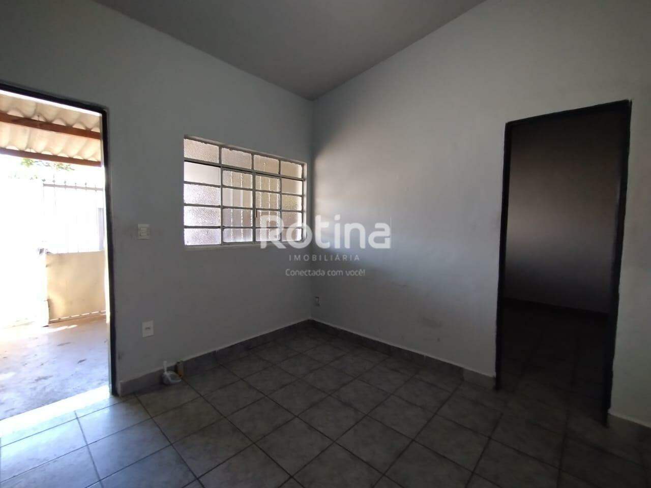 Casa para alugar, 2 quartos em Uberlândia no bairro Nossa Senhora Aparecida no valor de R$ 1.200,00 - Rotina Imobiliária: 