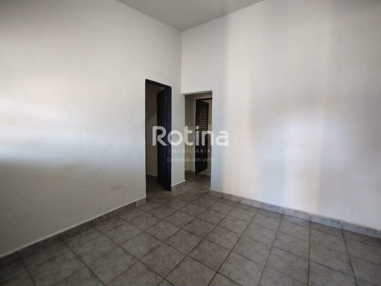 Casa para alugar, 2 quartos em Uberlândia no bairro Nossa Senhora Aparecida no valor de R$ 1.200,00 - Rotina Imobiliária: 
