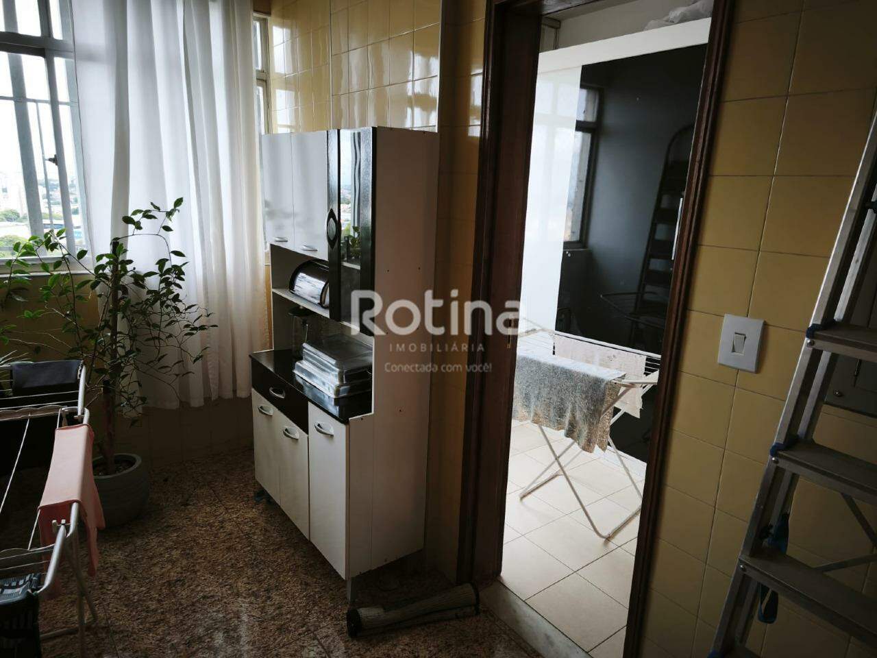 Apartamento à venda, 2 quartos em Uberlândia no bairro Nossa Senhora Aparecida no valor de R$ 290.000,00 - Rotina Imobiliária: 