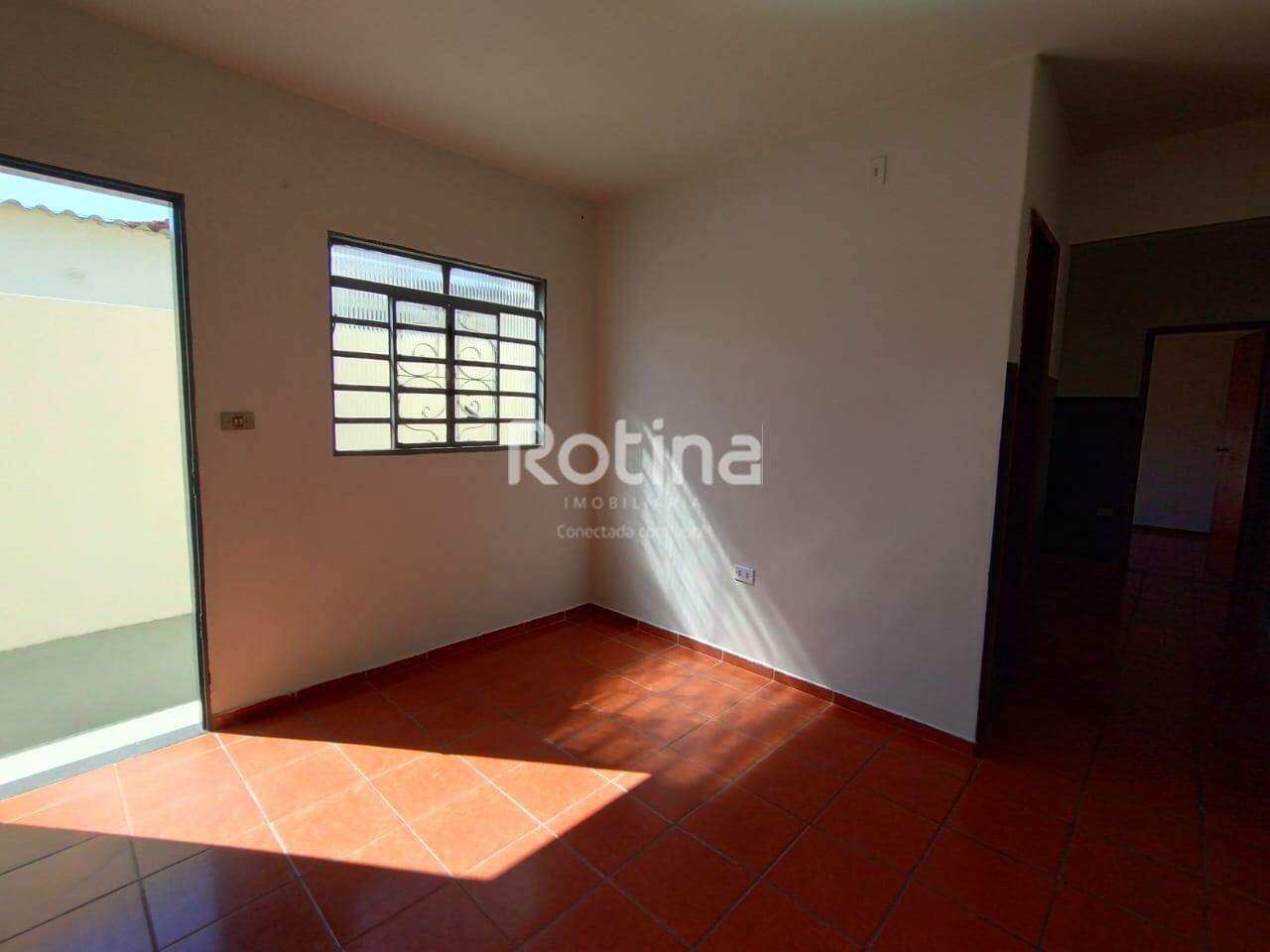 Casa para alugar, 2 quartos em Uberlândia no bairro Santa Mônica no valor de R$ 1.090,00 - Rotina Imobiliária: 