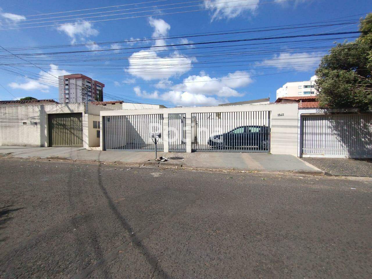 Casa para alugar, 2 quartos em Uberlândia no bairro Santa Mônica no valor de R$ 1.090,00 - Rotina Imobiliária: 