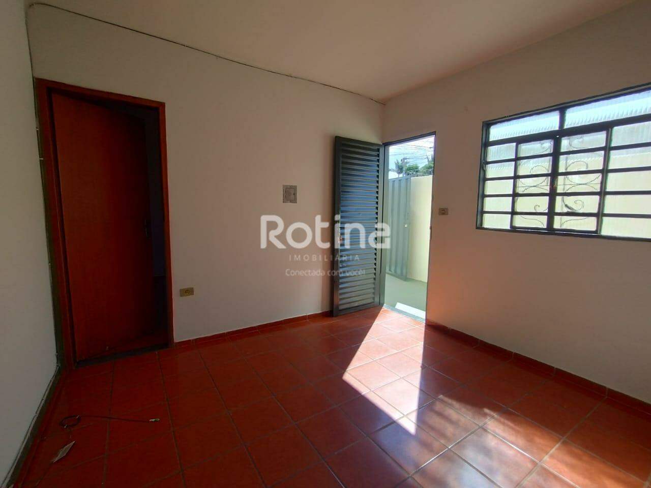 Casa para alugar, 2 quartos em Uberlândia no bairro Santa Mônica no valor de R$ 1.090,00 - Rotina Imobiliária: 