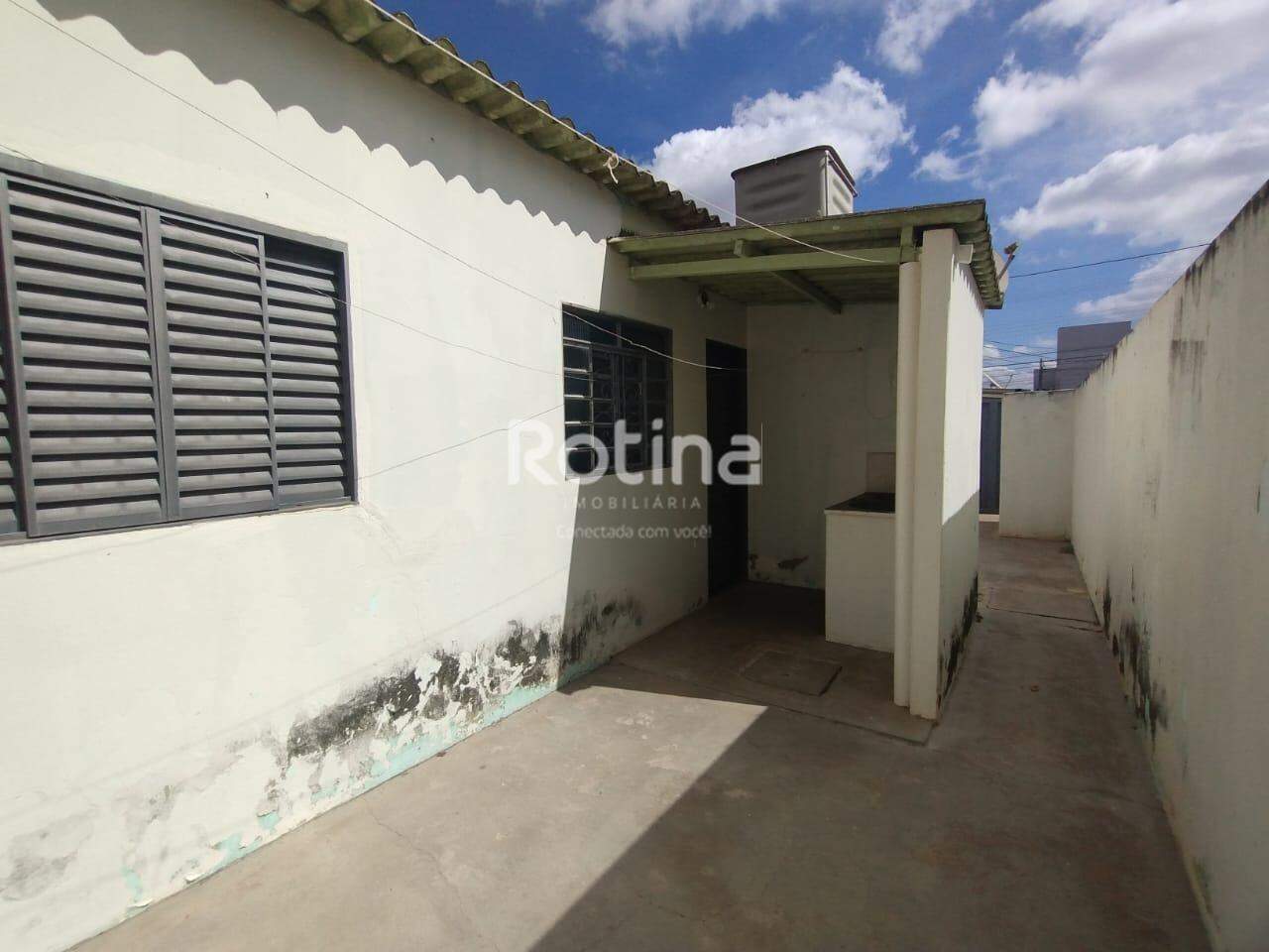 Casa para alugar, 2 quartos em Uberlândia no bairro Santa Mônica no valor de R$ 1.200,00 - Rotina Imobiliária: 