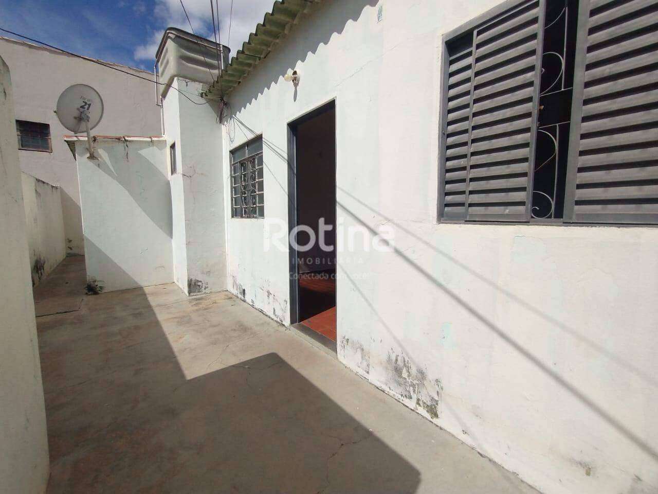 Casa para alugar, 2 quartos em Uberlândia no bairro Santa Mônica no valor de R$ 1.200,00 - Rotina Imobiliária: 