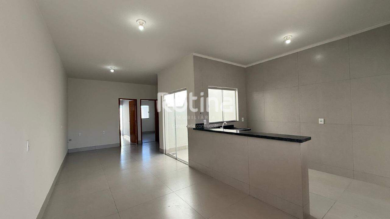 Casa para alugar, 2 quartos em Uberlândia no bairro Shopping Park no valor de R$ 2.390,00 - Rotina Imobiliária: 
