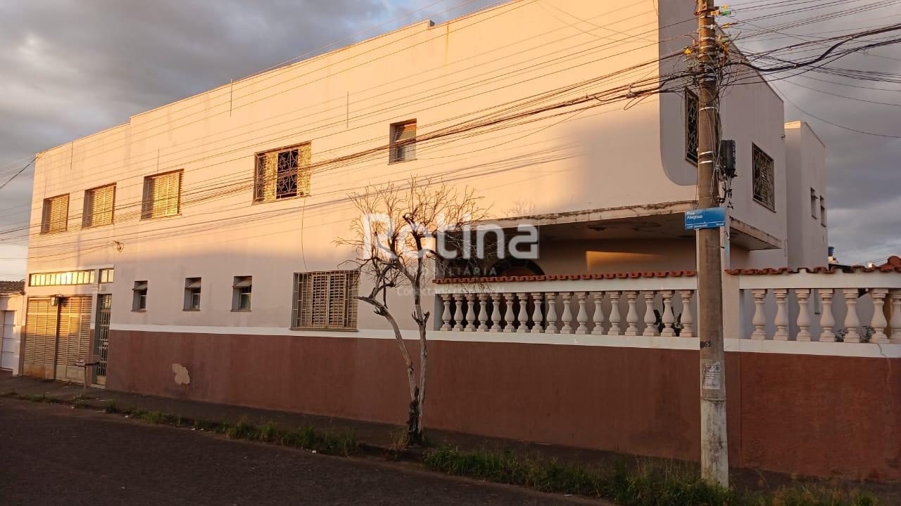 Apartamento para alugar, 2 quartos em Uberlândia no bairro Brasil no valor de R$ 1.300,00 - Rotina Imobiliária: 