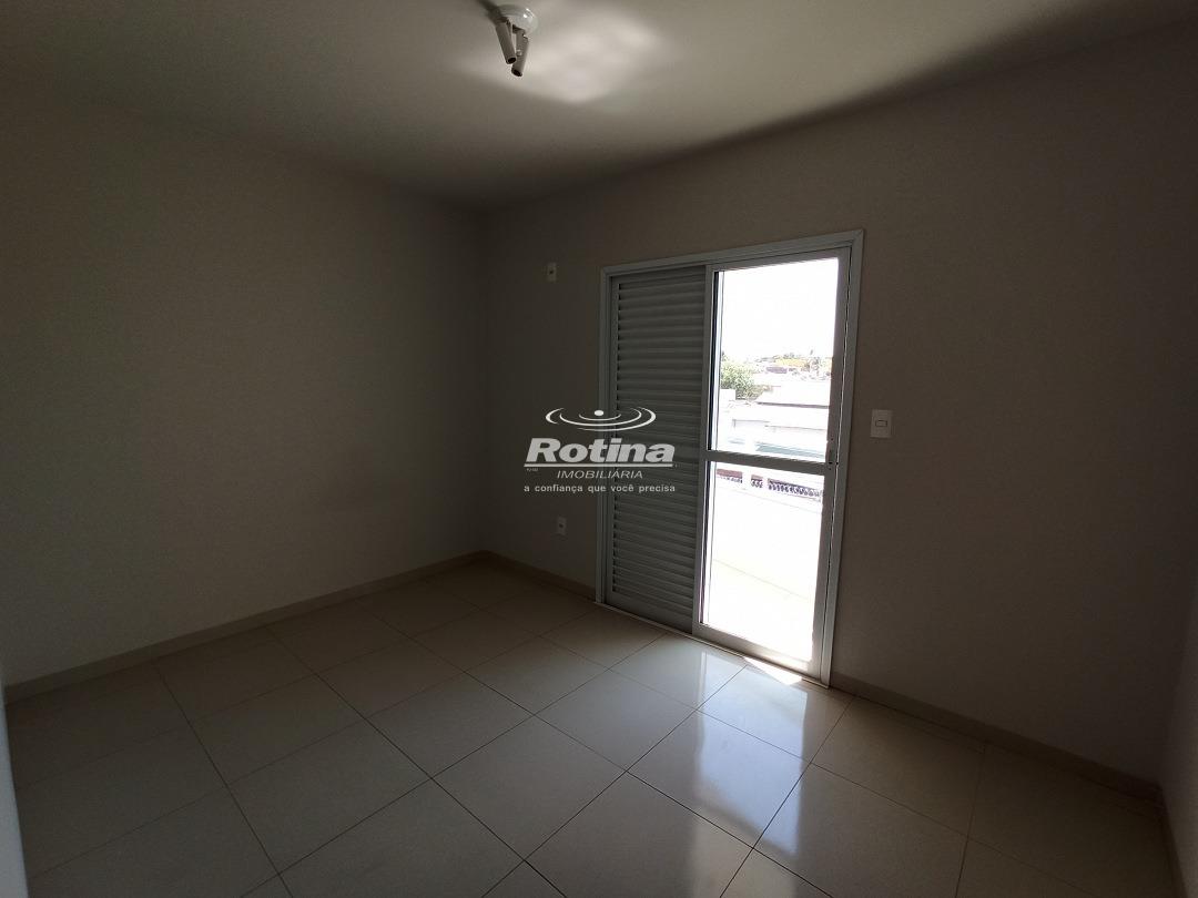 Apartamento para alugar, 3 quartos em Uberlândia no bairro Presidente Roosevelt no valor de R$ 2.800,00 - Rotina Imobiliária: 
