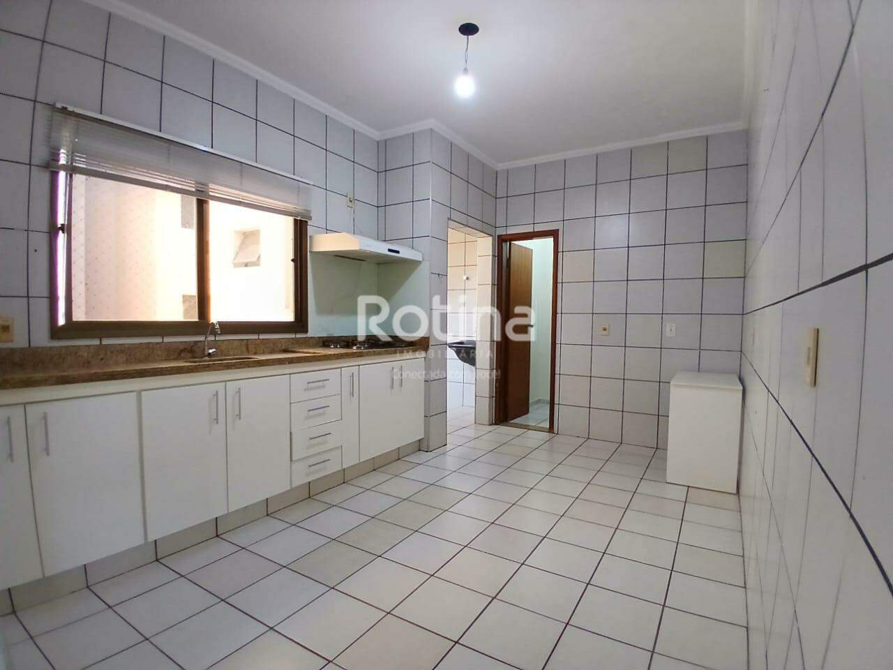 Apartamento para alugar, 3 quartos em Uberlândia no bairro Saraiva no valor de R$ 1.950,00 - Rotina Imobiliária: 