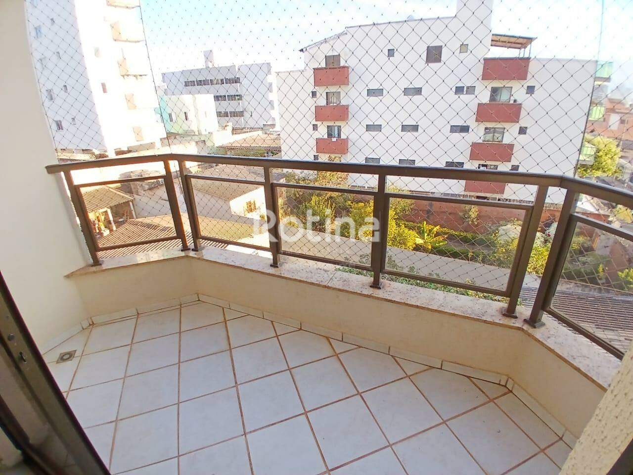 Apartamento para alugar, 3 quartos em Uberlândia no bairro Saraiva no valor de R$ 1.950,00 - Rotina Imobiliária: 