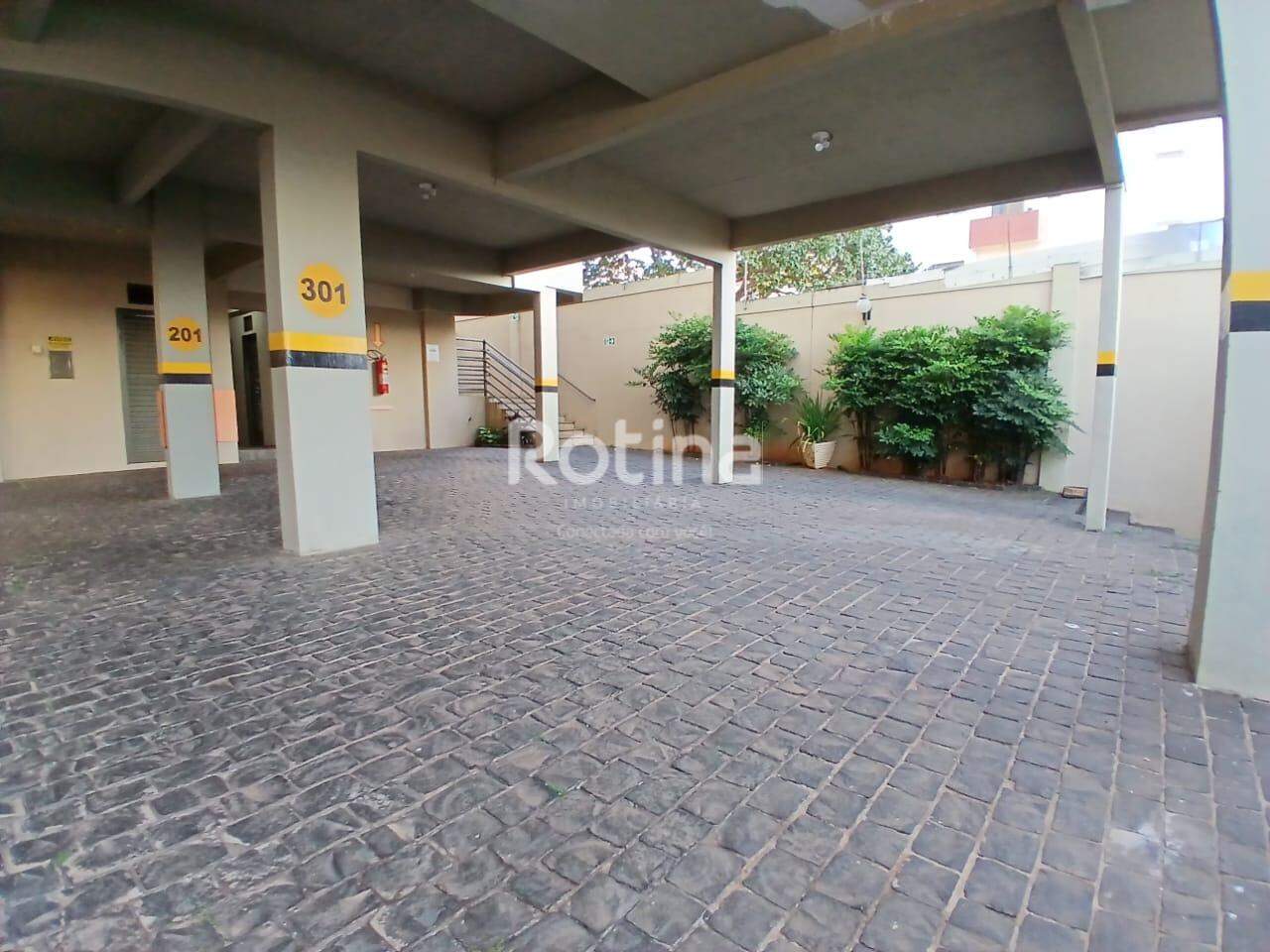 Apartamento para alugar, 3 quartos em Uberlândia no bairro Saraiva no valor de R$ 1.950,00 - Rotina Imobiliária: 