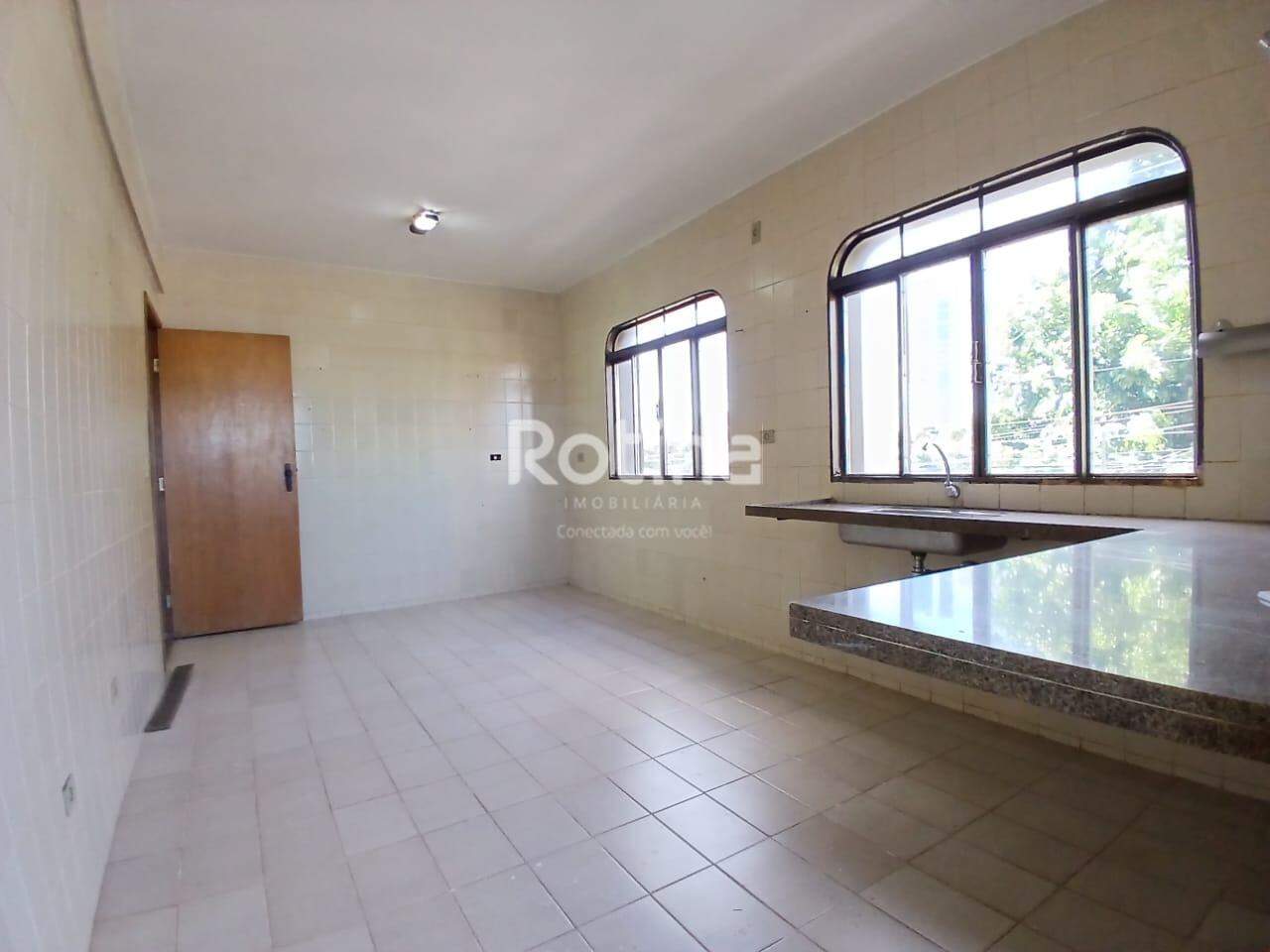 Apartamento para alugar, 3 quartos em Uberlândia no bairro Nossa Senhora Aparecida no valor de R$ 2.500,00 - Rotina Imobiliária: 