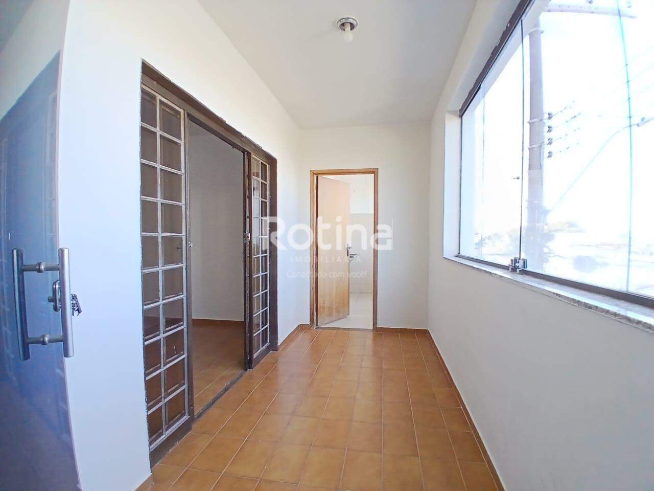 Apartamento para alugar, 3 quartos em Uberlândia no bairro Nossa Senhora Aparecida no valor de R$ 2.500,00 - Rotina Imobiliária: 