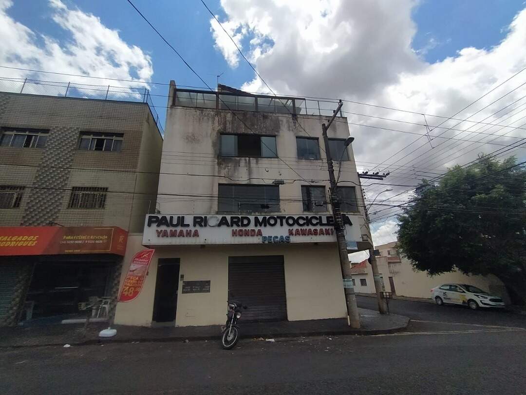 Apartamento para alugar, 3 quartos em Uberlândia no bairro Nossa Senhora Aparecida no valor de R$ 2.500,00 - Rotina Imobiliária: 