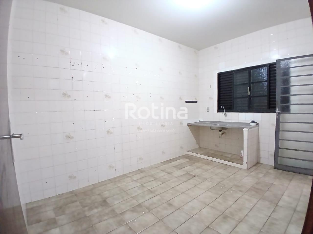 Casa para alugar, 3 quartos em Uberlândia no bairro Segismundo Pereira no valor de R$ 2.200,00 - Rotina Imobiliária: 