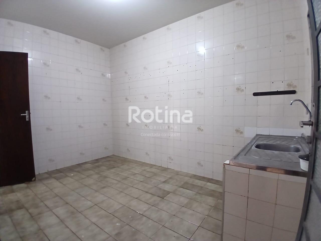 Casa para alugar, 3 quartos em Uberlândia no bairro Segismundo Pereira no valor de R$ 2.200,00 - Rotina Imobiliária: 