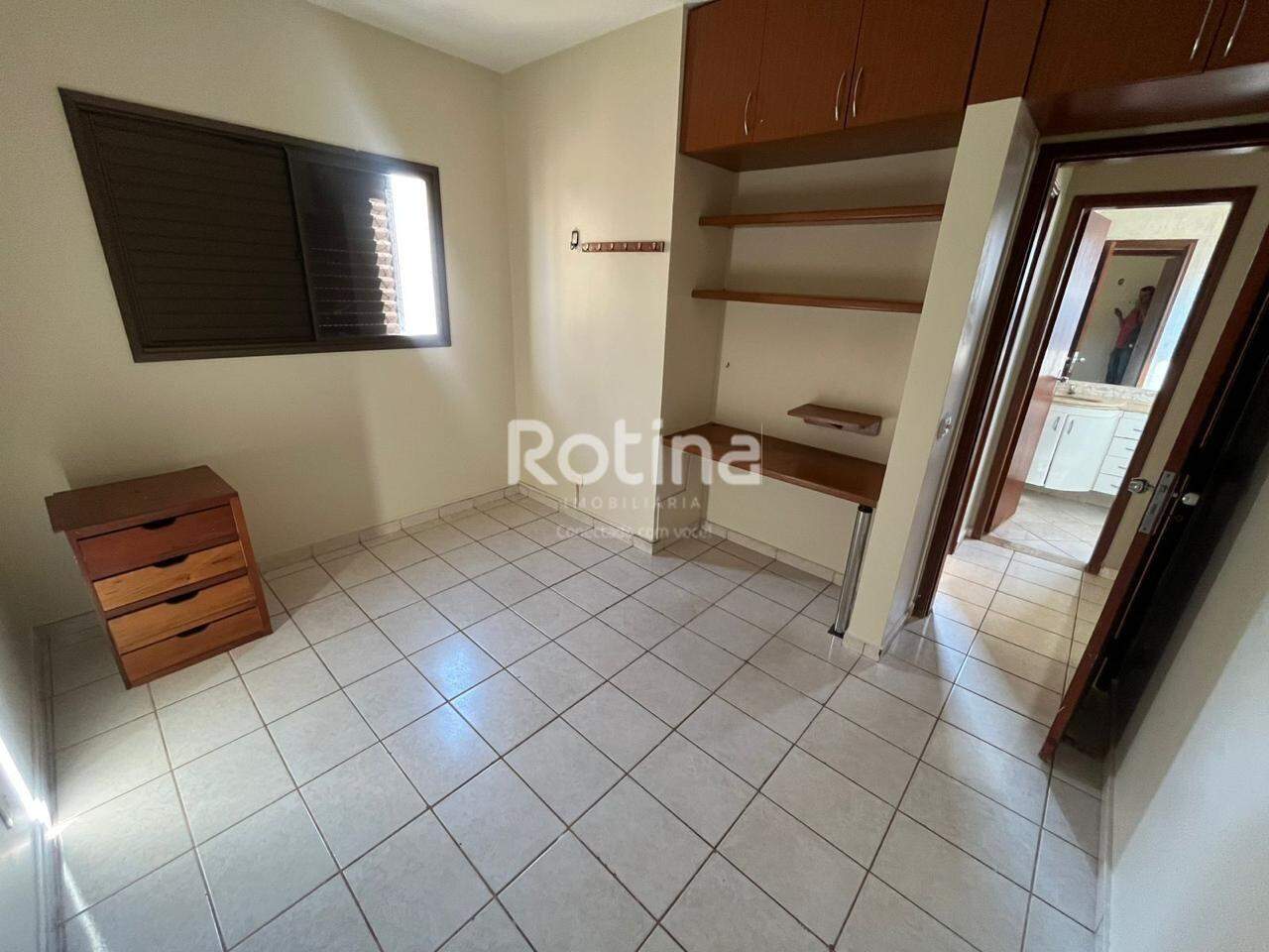 Apartamento para alugar, 3 quartos em Uberlândia no bairro Santa Mônica no valor de R$ 1.500,00 - Rotina Imobiliária: 