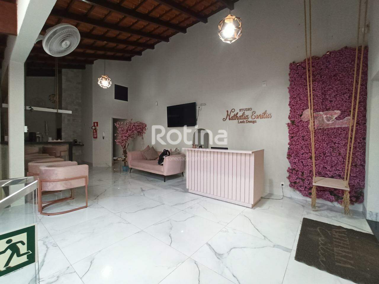 Casa para alugar, 3 quartos em Uberlândia no bairro Tabajaras no valor de R$ 6.500,00 - Rotina Imobiliária: 