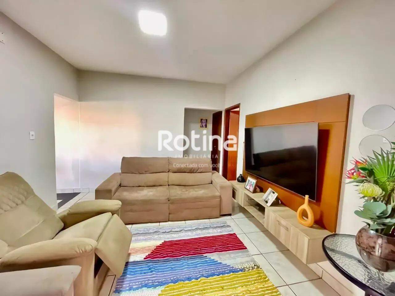 Casa para alugar, 3 quartos em Uberlândia no bairro Osvaldo Rezende no valor de R$ 2.800,00 - Rotina Imobiliária: 