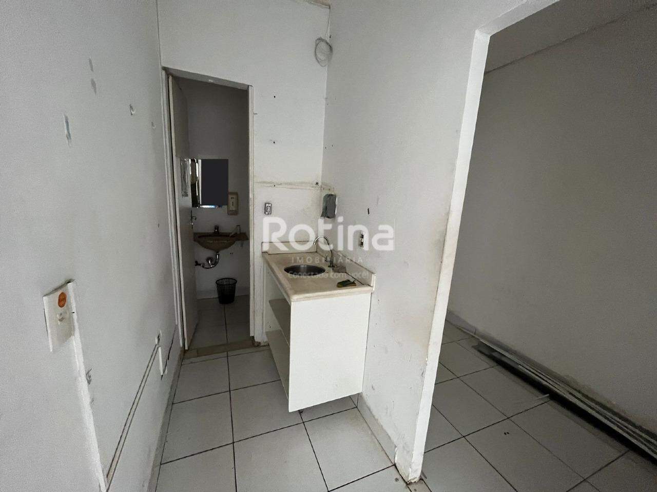 Loja para alugar, em Uberlândia no bairro Planalto no valor de R$ 2.500,00 - Rotina Imobiliária: 
