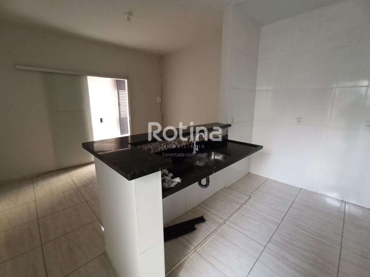 Casa para alugar, 2 quartos em Uberlândia no bairro Martins no valor de R$ 1.400,00 - Rotina Imobiliária: 