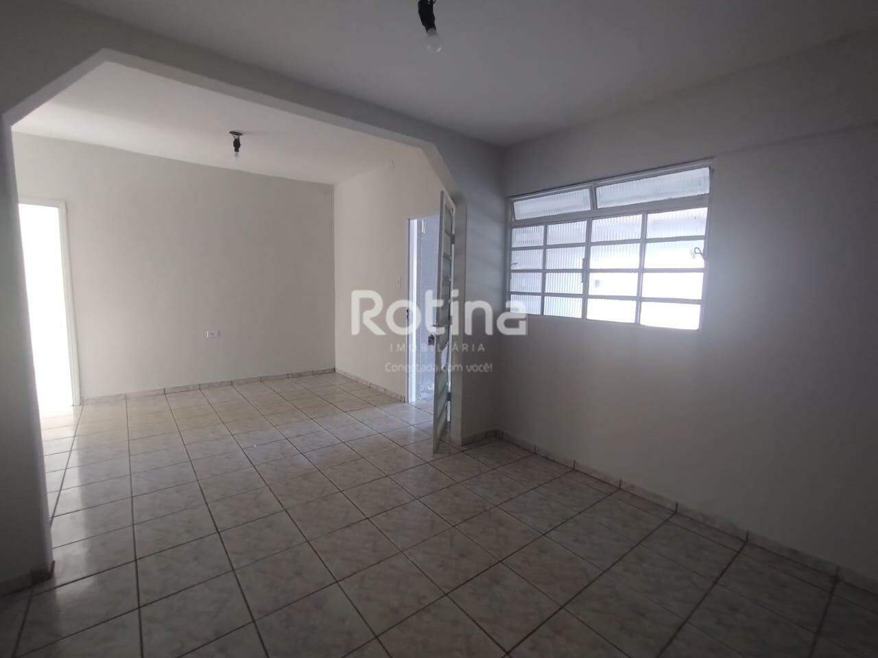 Casa para alugar, 3 quartos em Uberlândia no bairro Custódio Pereira no valor de R$ 2.300,00 - Rotina Imobiliária: 